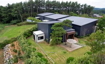 Taean Merbelle Poolvilla