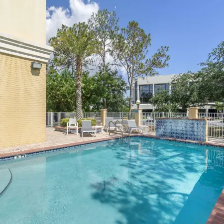 Comfort Inn & Suites Northeast - Gateway