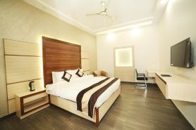 Green Palms Hotel