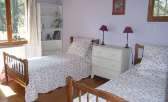 The Reading Nook - Ideally Located Provence Home with Private Pool on 1 Acre