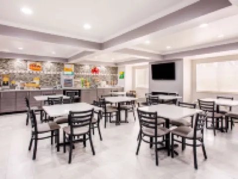 Quality Inn & Suites Myrtle Beach Near Outlets キャロライナ・フォレストのホテル