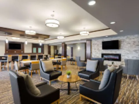 La Quinta Inn & Suites by Wyndham Sioux Falls スーフォールズのホテル