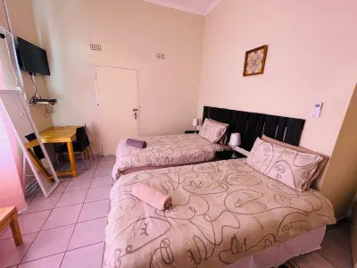 Abrama Bed and Breakfast Hotel berhampiran DULUX, FRANCISTOWN