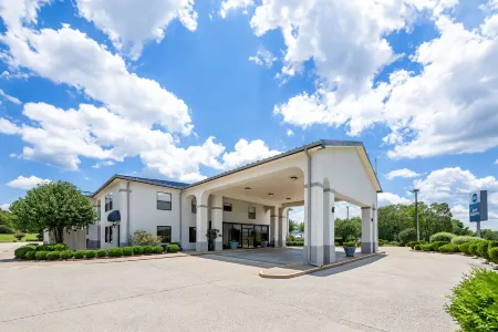 Best Western Inn Отели в г. Клантон