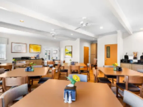 舒適酒店及套房蘇珊維爾 拉森縣酒店