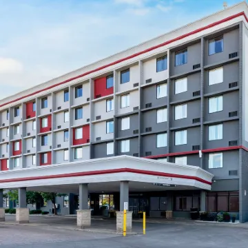 Best Western Plus Toronto Airport Hotel Hotels near Kariya Park