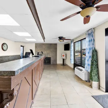Clarion Inn & Suites Near the Leconte Center Pigeon Forge