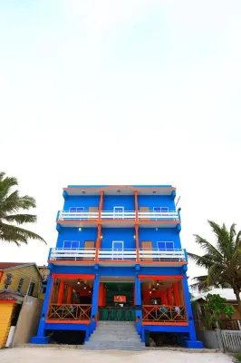 Hotel Royal Blue & Golf Cart Rental Hotel dekat House of Culture