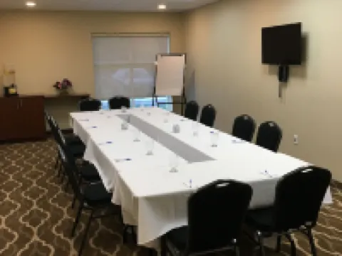Comfort Inn & Suites Hotels in Clarington