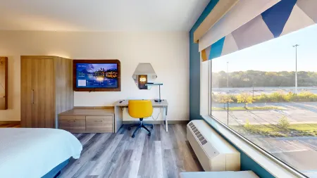 Holiday Inn Express & Suites Chicago Schaumburg Отели в г. Шаумбург