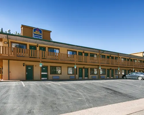 Best Western Rivers Edge Hotels in Red River