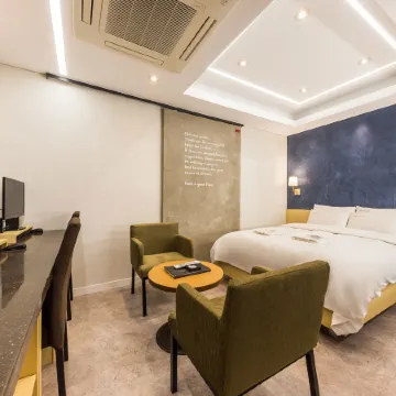 Lanuit Hotel Отели рядом с достопримечательностью «Мапхогу»