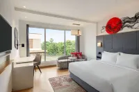 哥拉克布爾威登華美達飯店,哥拉克納特曼迪爾路