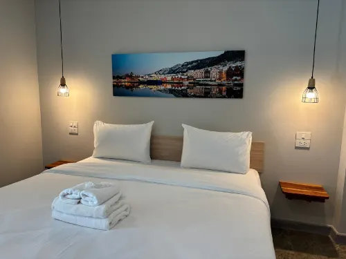Atta Hotel Surin - 2 Sao