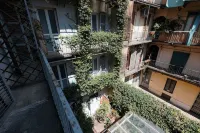 Tomato Urban Retreat