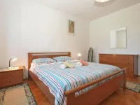 Bright apartment with garden and balcony