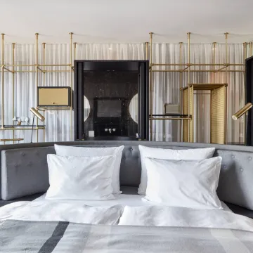 Roomers Munich, Autograph Collection