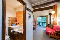 Snowline Lodge - Condo 56 - Sleeps 4 - Close to Mt Baker! Free Wifi!