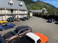 Admirals Motor Inn - Motels
