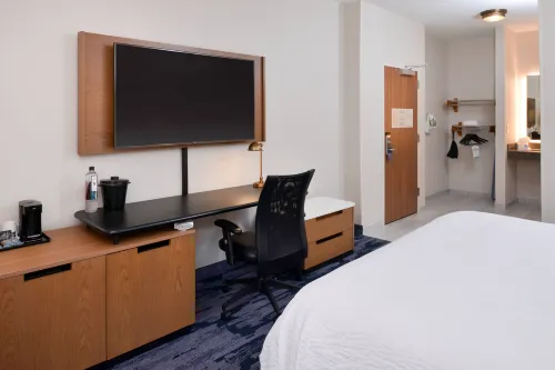 Fairfield Inn & Suites Arlington Near Six Flags