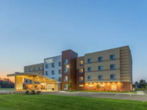Fairfield Inn & Suites Franklin Hotels in Needham Township