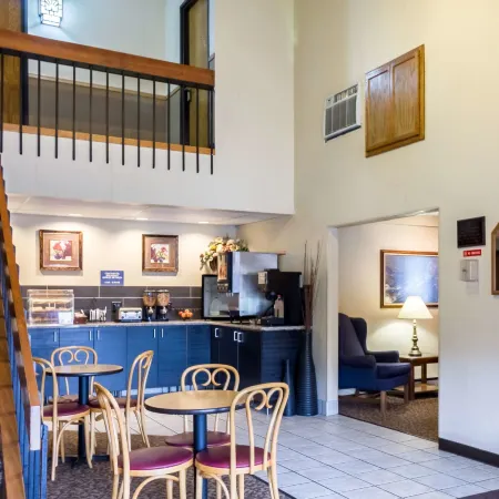 Red Wing Inn and Suite