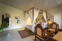RiverView Tent Resort Hotels in Narmada
