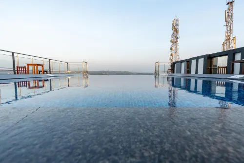 Sinq Prive - Infinity Pools