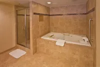 DoubleTree by Hilton Rosemead - Hot Tub