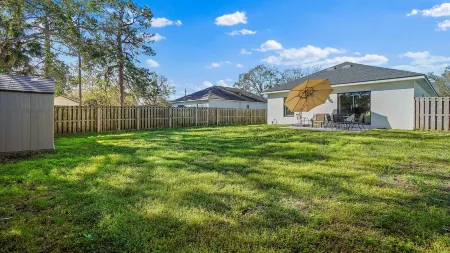 Fruitville Haven - Cozy KING Bed / Free Wi-Fi