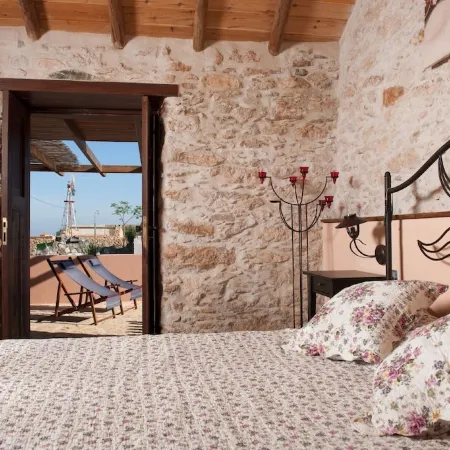 Canary House with Heated Pool, 26 Degrees