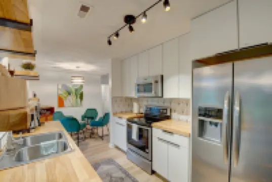 Scandi-Chic Retreat in Madison-Pets stay free!