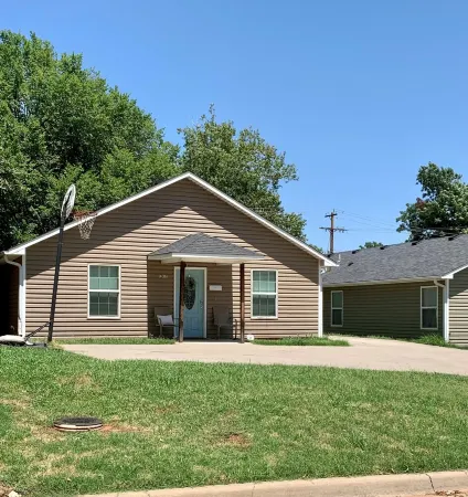 OSU Fan Headquarters- 4 blocks from the Strip, 8 blocks to Campus.