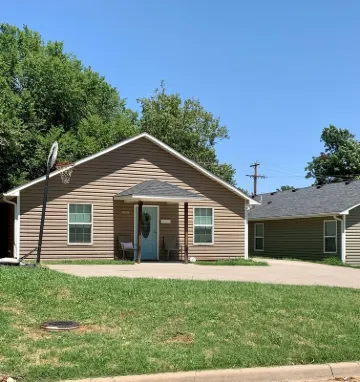 OSU Fan Headquarters- 4 blocks from the Strip, 8 blocks to Campus.
