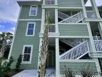 Lazy Palm-Free Beach Pass! Pool! 1/2 Mile to Marshwalk and Marina! 3 King Bdrms! Hotels in Murrells Inlet