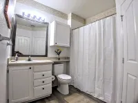 Beautiful Lake View Condo. Close to Disney