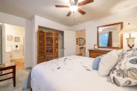 New Weston Cottage - Sleeps 6, Cozy and Private Stay! Hotels near JCPenney