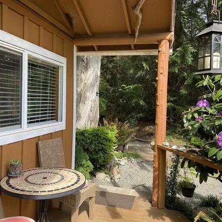 Cozy Forest Escape • Private Hot Tub • Trails & Gnome Walk • Near Beach