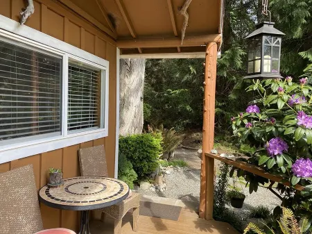 Your Forest Hideaway on Beautiful Harstine Island