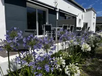 Charming villa with sea view Hotels in 