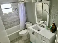 Beautifully Remodeled in 2025. Gulf Access. Hôtels à proximité de : 4835 Green Key Rd