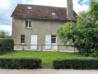 Charming cottage located in the park of a 17th century castle