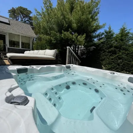 Vineyard Vacation Retreat with HOT TUB