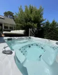 Vineyard Vacation Retreat with HOT TUB