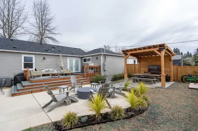 University Area Bungalow - The Moxie Harris House