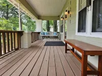 Porch Swing Place - Newly Renovated Charm
