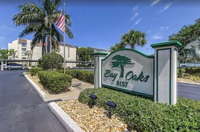 Cozy Family Condo- Beautiful Newly Renovated 2 Bedroom - Near Siesta Key!