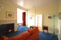 Cosy first floor apartment for 2 people