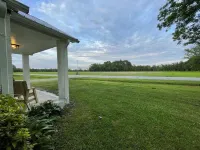 Quaint 3BR Newly Renovated Pet-Friendly Private Home on 3 Acres 1hr to OBX