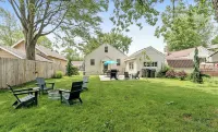 Morton 2 -Relax by Lake Michigan, 3 bedroom, pets, fenced yard, Beaches, Fishing